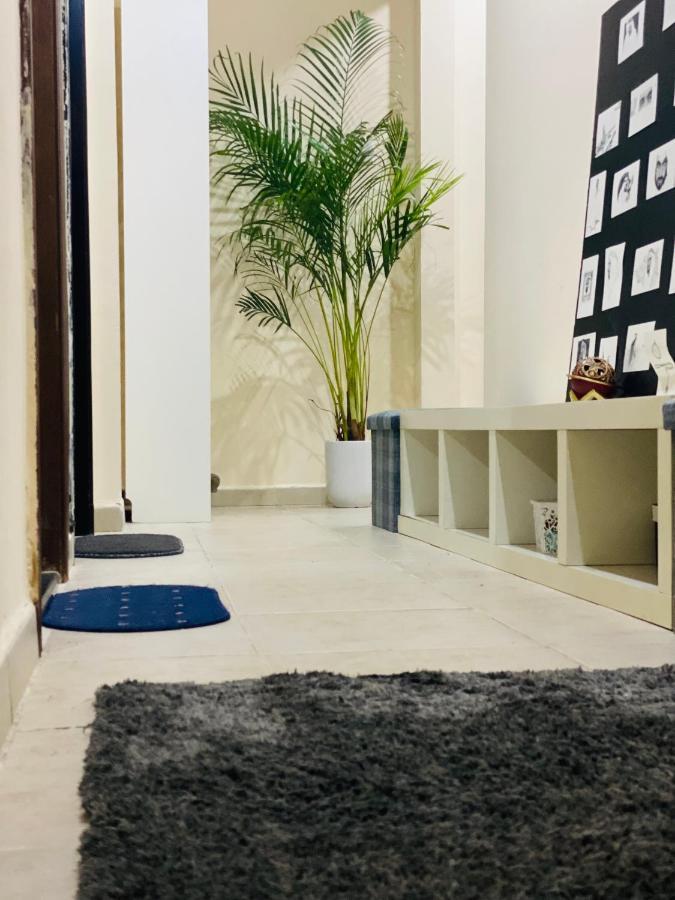 Nash Guest House Females Only Ντουμπάι Εξωτερικό φωτογραφία
