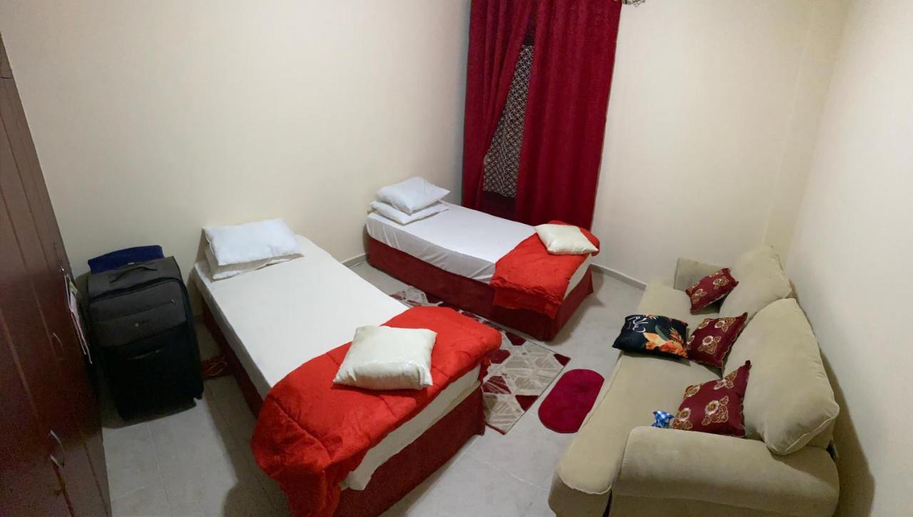 Nash Guest House Females Only Ντουμπάι Εξωτερικό φωτογραφία