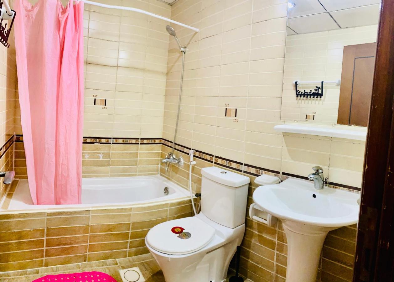 Nash Guest House Females Only Ντουμπάι Εξωτερικό φωτογραφία