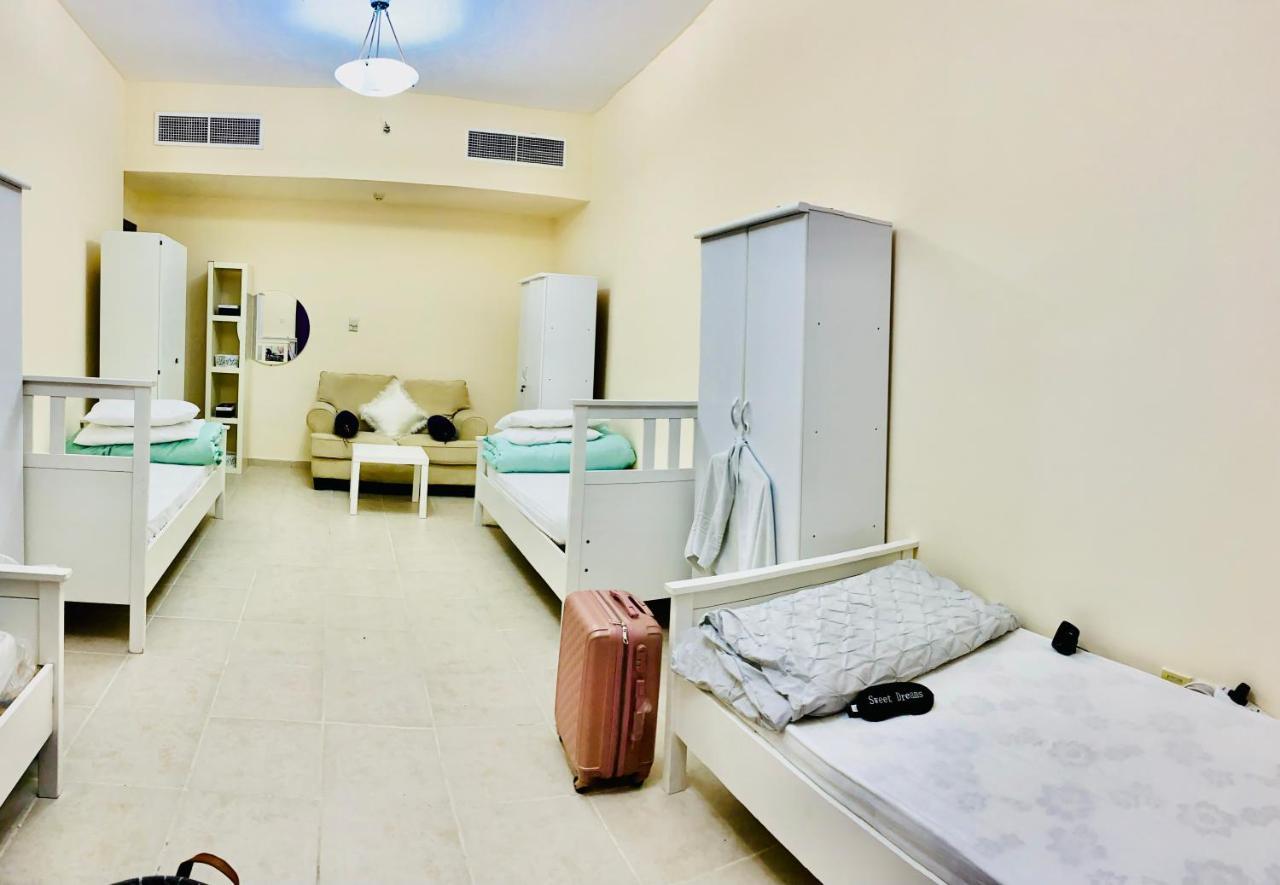 Nash Guest House Females Only Ντουμπάι Εξωτερικό φωτογραφία