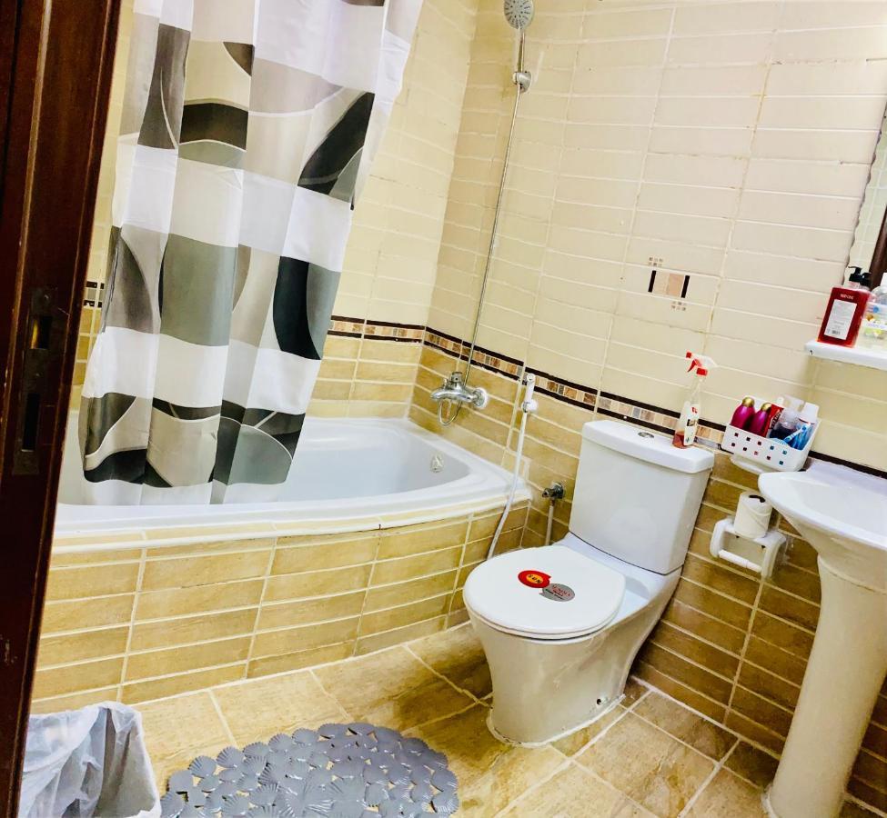 Nash Guest House Females Only Ντουμπάι Εξωτερικό φωτογραφία